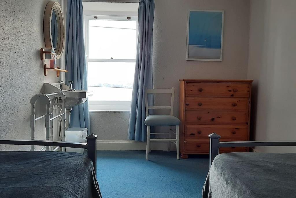 Arvonia Sleeps 7, Sea Views, Dog Friendly Villa New Quay  Eksteriør bilde